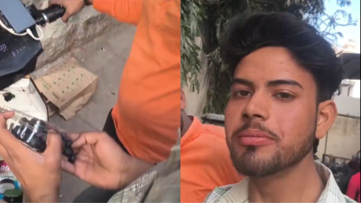 वीडियो में देखा जा रहा है कि डिलीवरी बॉय ऑर्डर हुए फल को खोलकर खा लेता है.  (Photo:  X/@Deepeshpatel87)