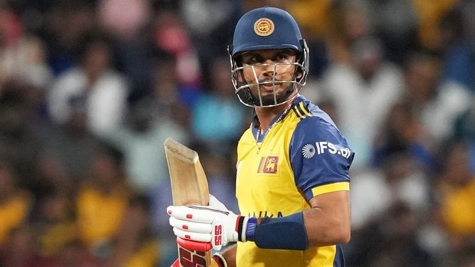 श्रीलंकाई टीम सेमीफाइनल की रेस से बाहर हो चुकी है. (Photo: AP)