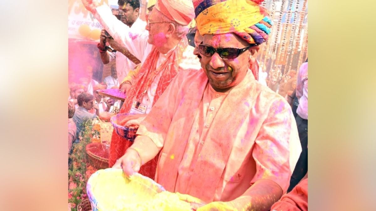 मुख्यमंत्री योगी आदित्यनाथ ने होली पर सरकारी कर्मचारियों को सौगात दी है (File Photo: ITG)