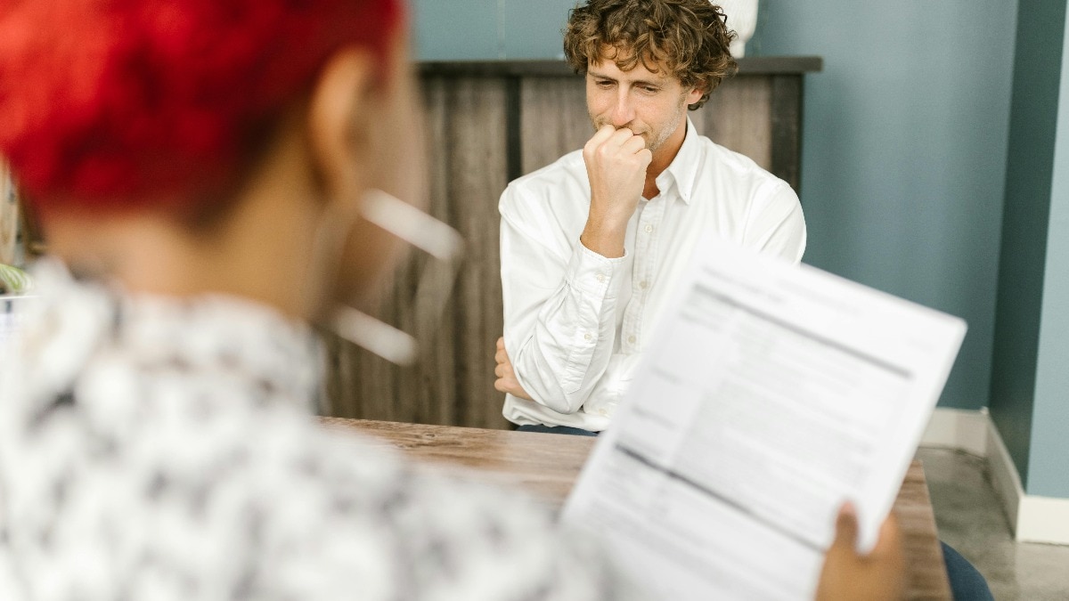 AI के बढ़ते प्रभाव ने दुनियाभर में नौकरियों और भविष्य को लेकर नई बहस छेड़ दी है. (Photo : Pexels)