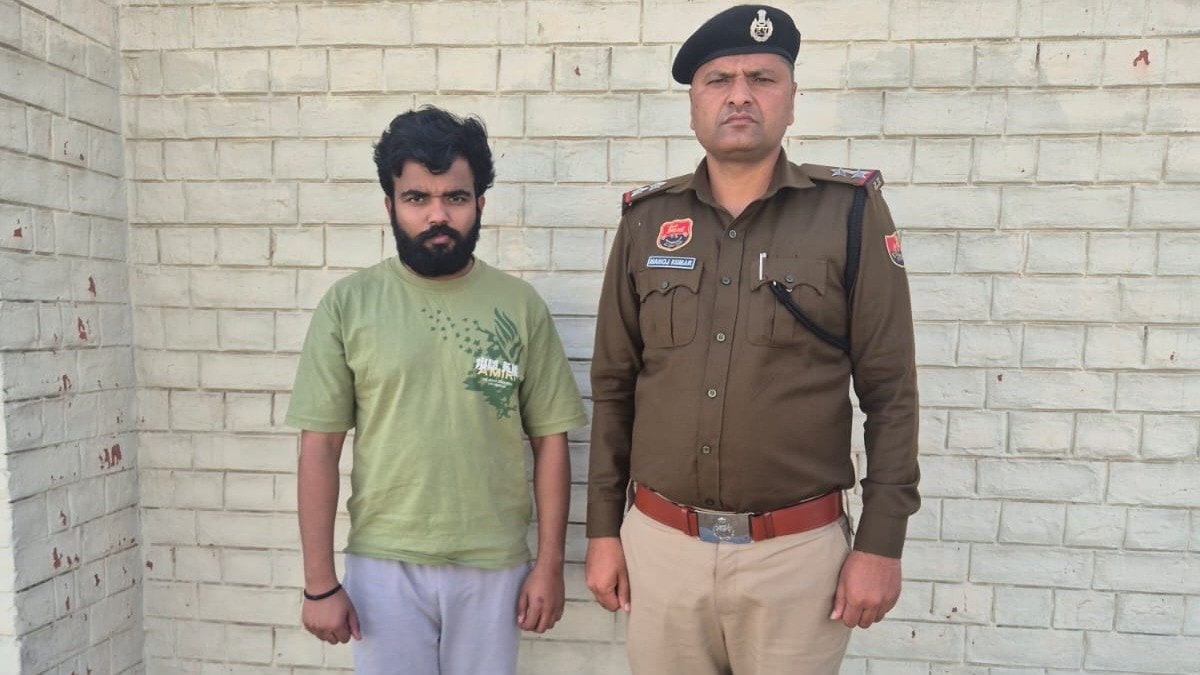 पुलिस गिरफ्त में आरोपी ठग. (Photo: Neeraj Vashishta/ITG)