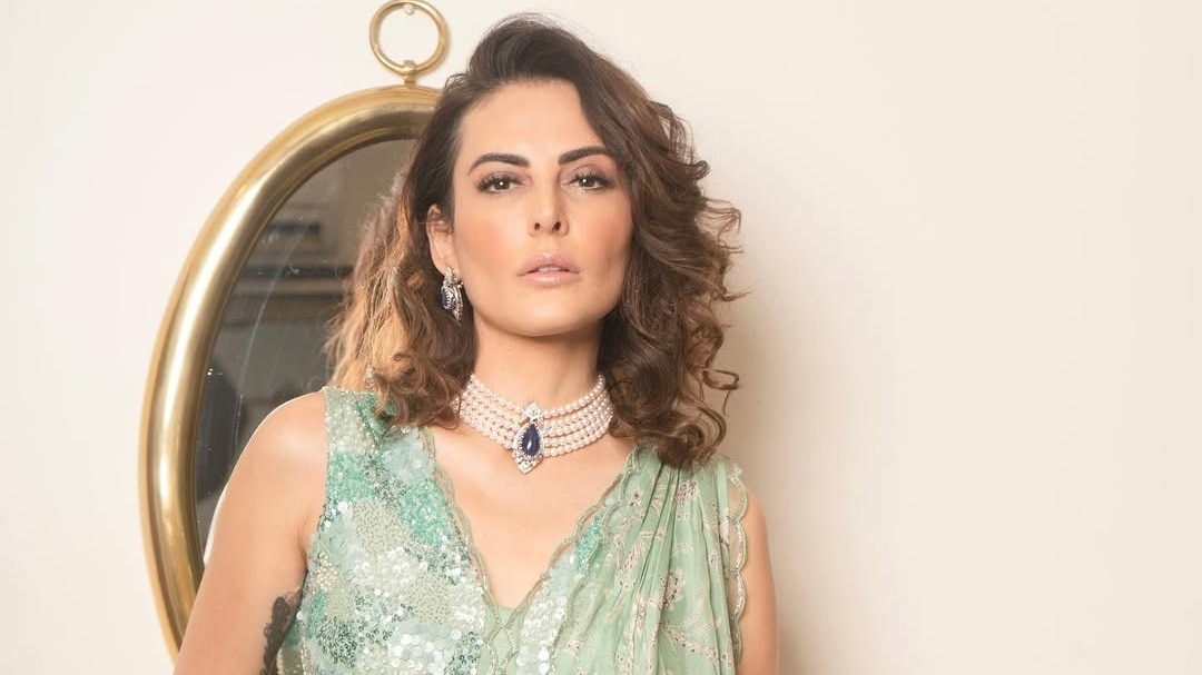 mandana karimi cried