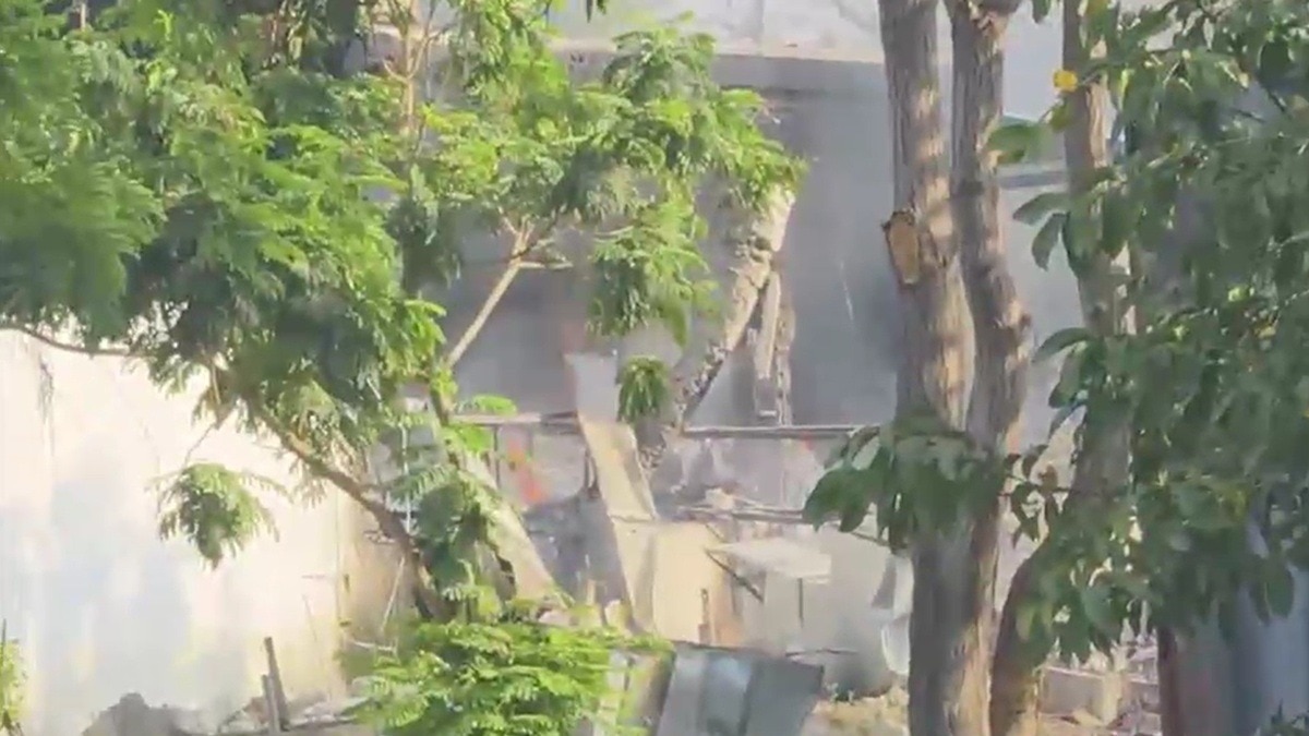 बारूद फैक्ट्री में विस्फोट के बाद 15 लोगों की मौत. (Photo: Screengrab)