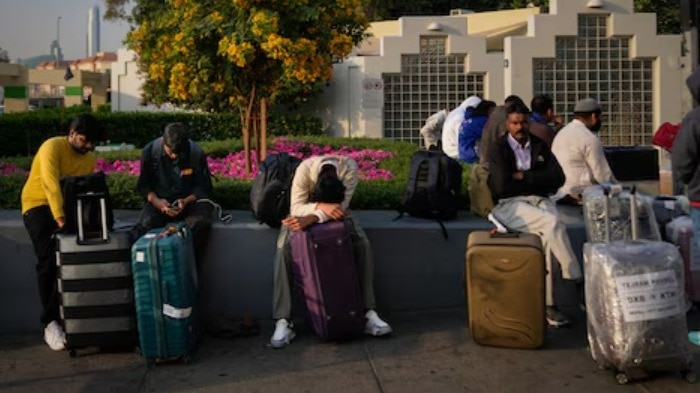 मिडिल ईस्ट में बढ़ते सैन्य तनाव के चलते कई प्रमुख एयरपोर्ट और देशों ने अपना एयरस्पेस अस्थायी रूप से बंद कर दिया है. ( Photo: AP)