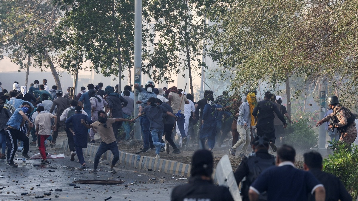 Karachi consulate violence