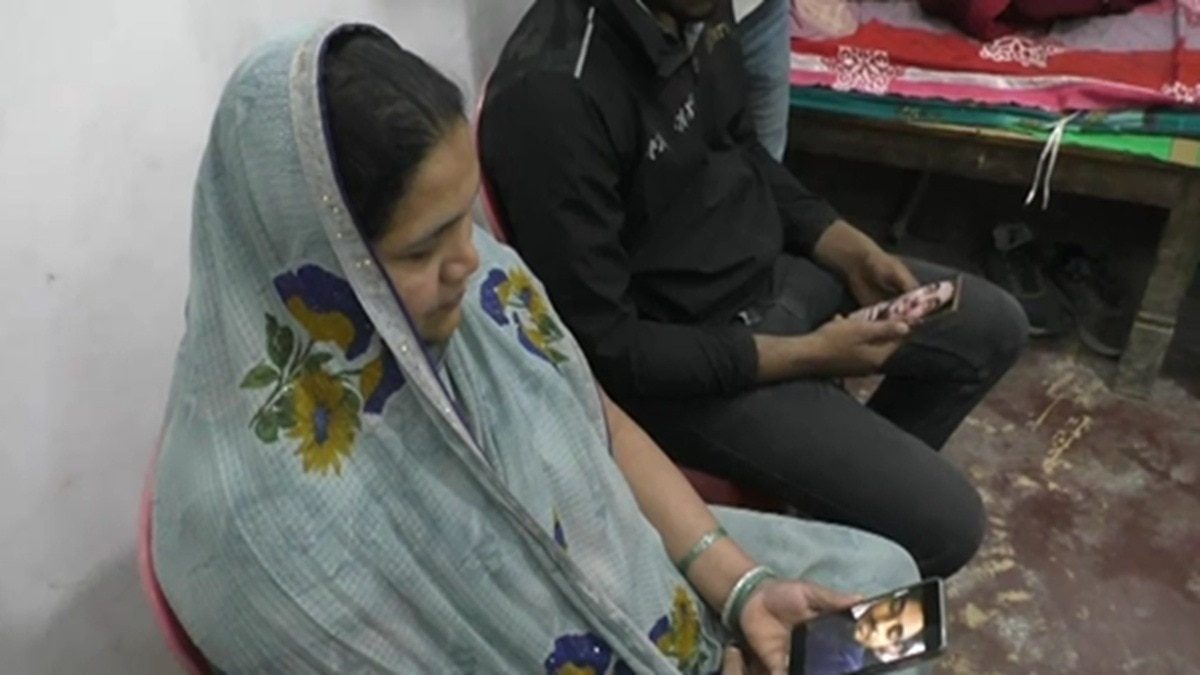 'साइरन बजते ही बंकर में भागते हैं...' इजरायल में फंसे UP के शख्स ने भेजे वीडियो