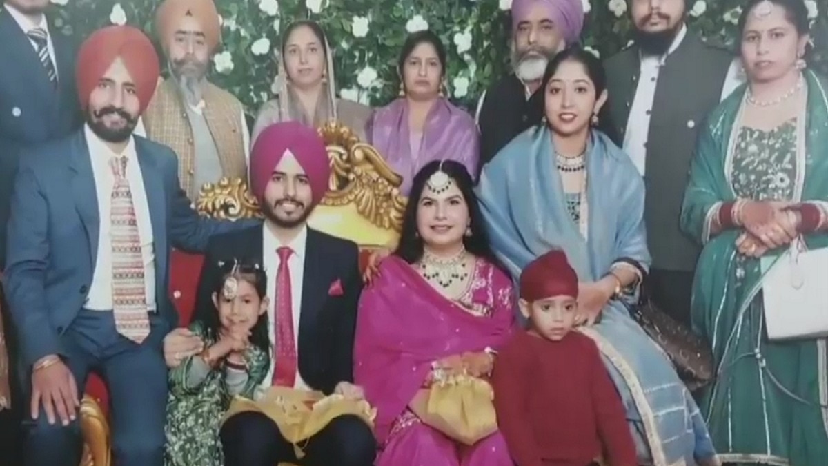 दुबई हनीमून मनाने गया है कपल. (Photo: ITG)