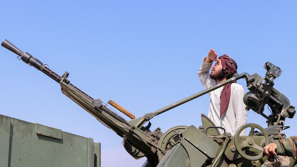 पाकिस्तान-अफगानिस्तान के बीच विवाद जारी है.