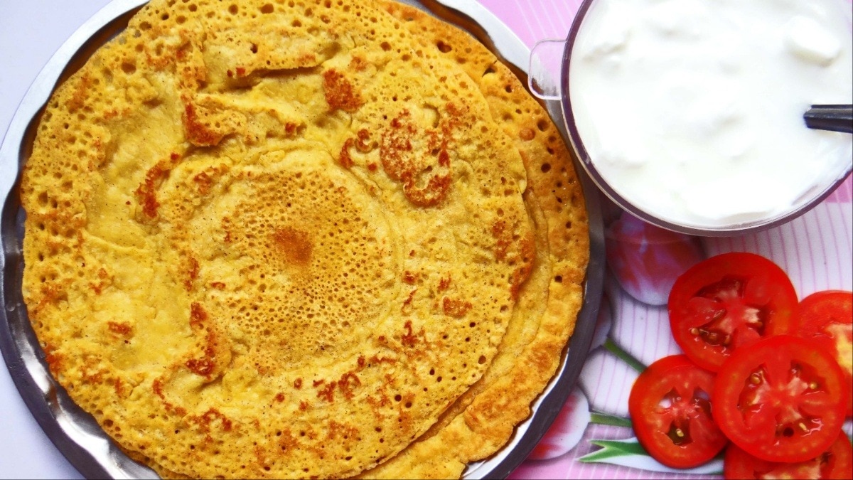 सुबह के नाश्ते में ट्राई करें गाजर-बेसन का चीला, बनाना है बेहद आसान (Photo- Getty Image)