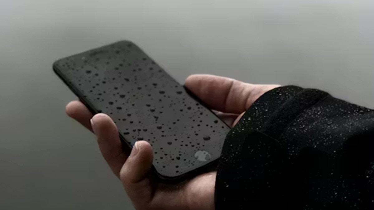 Holi How to safe smartphone