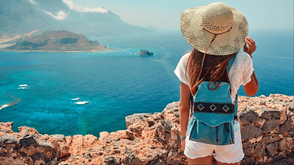 उदयपुर की झीलों से लेकर दार्जिलिंग की वादियों तक, ये हैं टॉप 5 डेस्टिनेशंस मार्च में घूमने के लिए (Photo- Asobe stock)