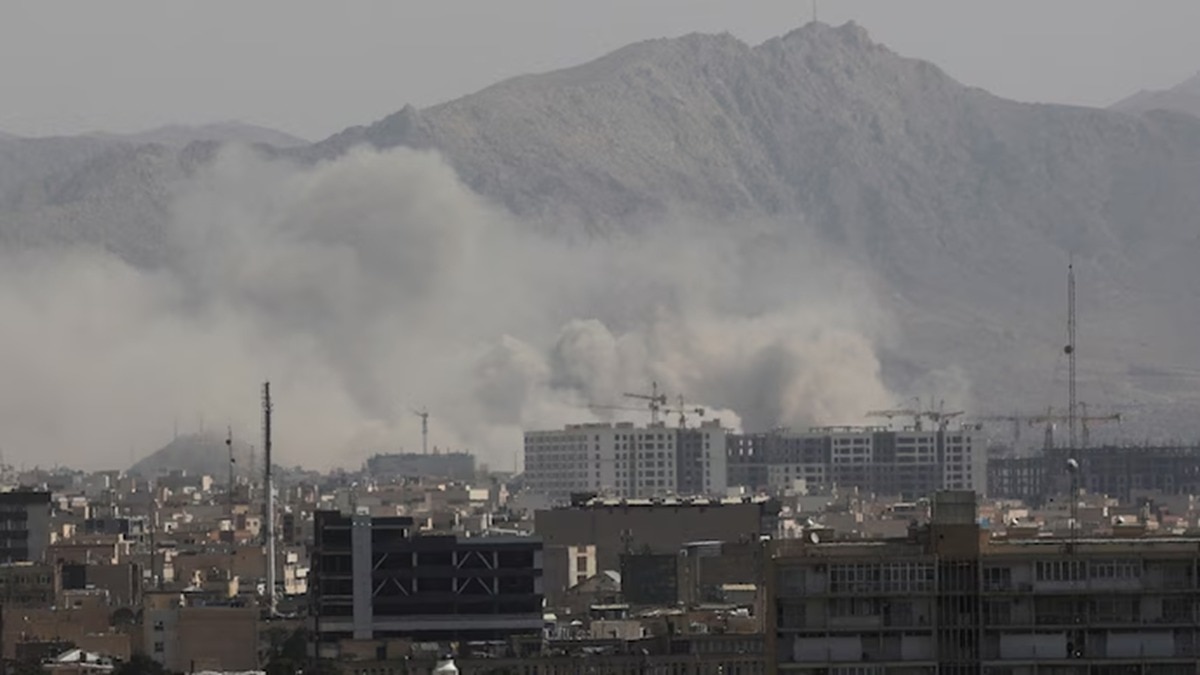 भारत ने मिडिल ईस्ट तनाव पर कहा कि वह बदलती हुई स्थिति पर बारीकी से नजर रखना जारी रखेगी और राष्ट्रीय हित में निर्णय लेगा. (Photo: Reuters)