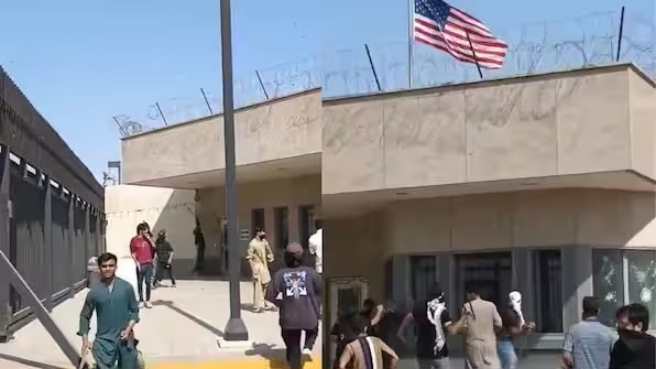 US and Israeli strikes on Iran outside the United States Consulate in Pakistan's Karachi protest