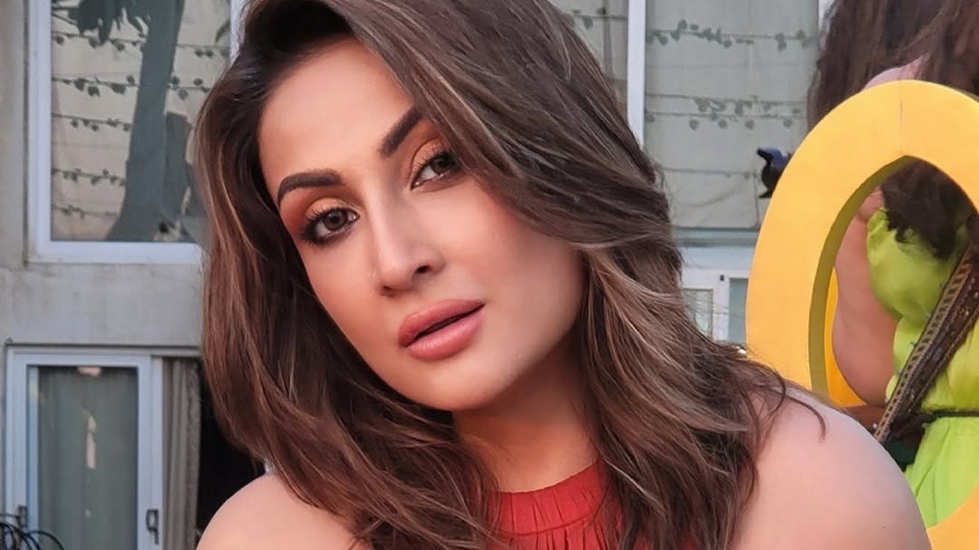  Urvashi Dholakia 