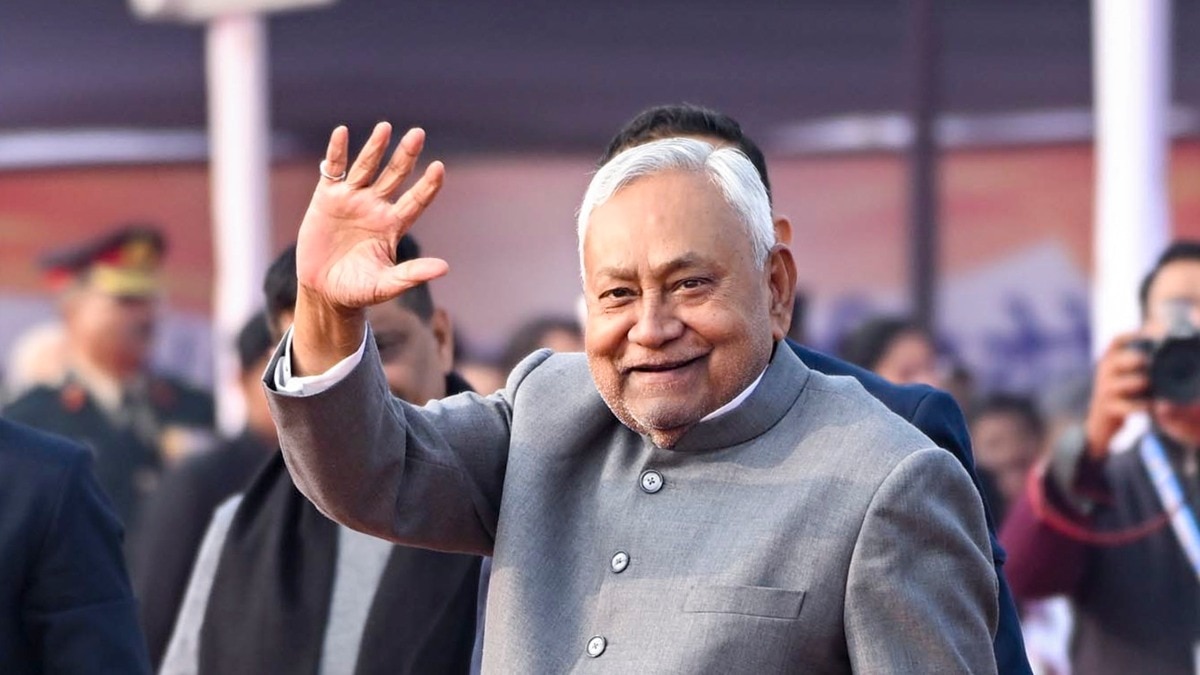 नीतीश कुमार ने सोशल मीडिया पोस्ट के जरिए बड़ा मैसेज दिया है. (Photo: PTI)