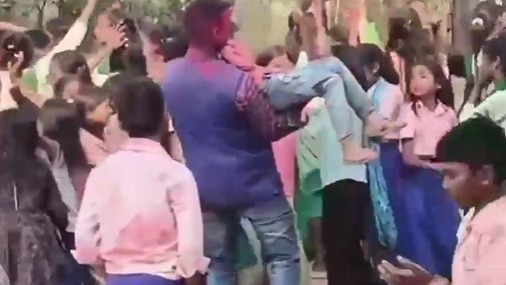 सरकारी स्कूल में DJ पर डांस(Photo: Screengrab)