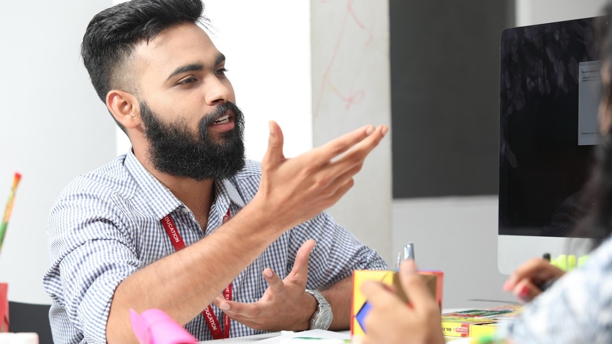 फाउंडर ने कहा कि युवाओं को कड़ी मेहनत करनी चाहिए. ( Photo: Pexels)