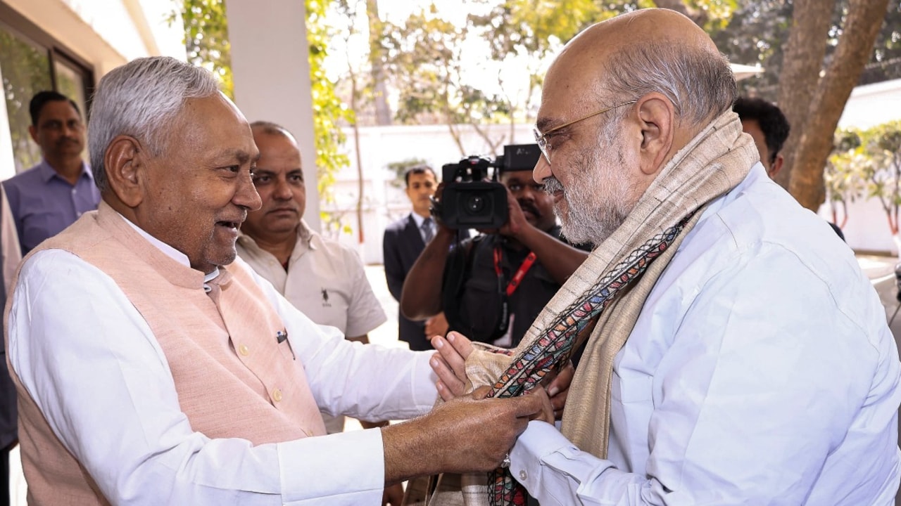 नीतीश की सियासत कैसे 21 साल में 360 डिग्री घूम गई... सांसदी छोड़कर सीएम बने थे, अब सीएम पद छोड़कर सांसदी करेंगे - nitish kumar political career U Turns bihar rajya sabha