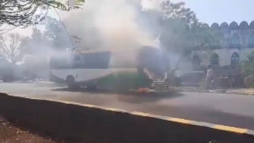 सूझबूझ से बची जानें.(Photo: Screengrab)