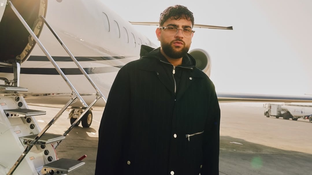 Karan Aujla announces new show in Mumbai.