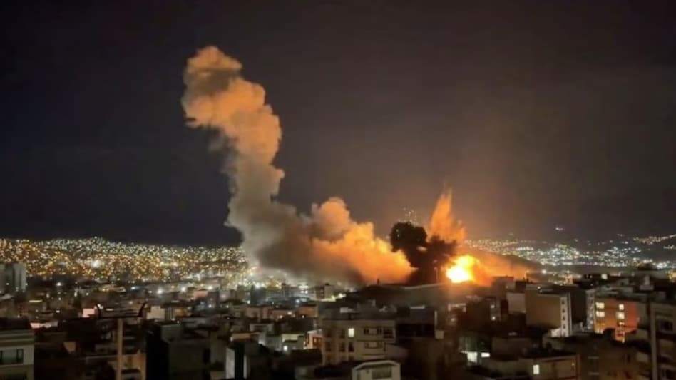 ईरान झुकने को नहीं तैयार, अब ट्रंप करेंगे भीषण वार... मिडिल ईस्ट में जंग के 8वें दिन क्या-क्या हुआ - iran israel war day 8 dubai airport drone attack trump new battleships