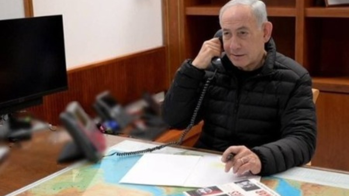 netanyahu-trump-call-photo-book-allies-at-war-goes-viral