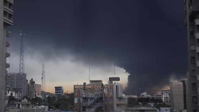 इस्फहान एयरपोर्ट पर इजरायल की भीषण एयरस्ट्राइक, ईरान के F-14 लड़ाकू विमान तबाह