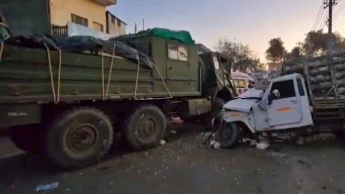 Army Naib Subedar killed in Jhansi road accident (Photo- Screengrab)