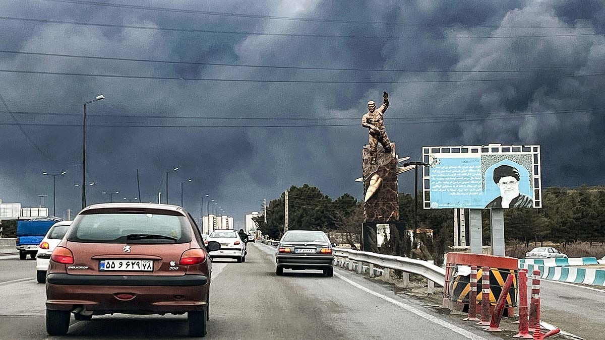 toxic smoke plume Tehran