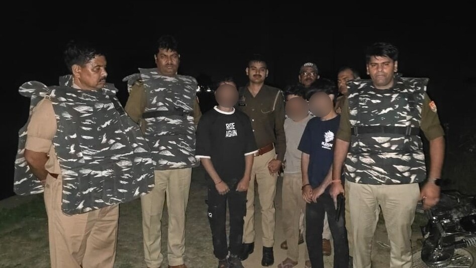 After encounter, Jhansi police arrested accused (Photo- ITG)