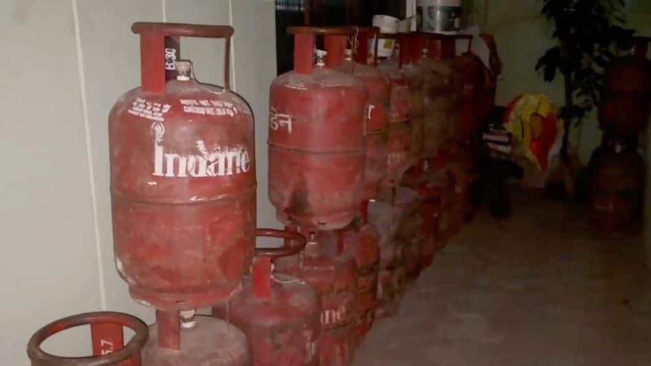 Illegal gas storage in Chhatarpur.(Photo:ITG) Illegal gas storage in Chhatarpur.(Photo:ITG)