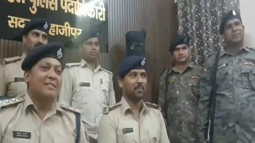पुलिस की गिरफ्त में आरोपी.(Photo: Screengrab)