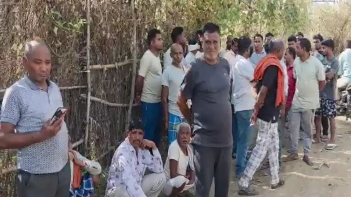 कार की टक्कर से पेट्रोल फैला और लग गई थी आग. (Photo: Screengrab)