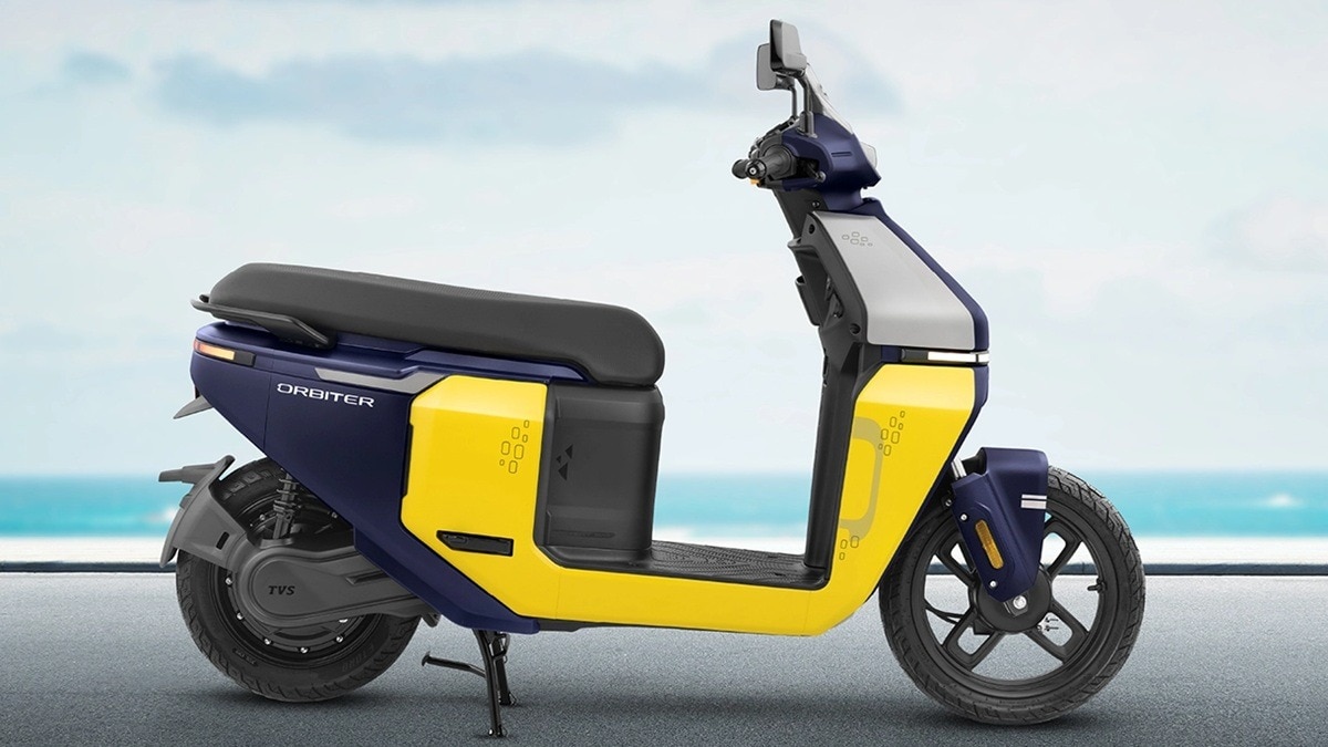 TVS Orbiter का बेस वेरिएंट दो कलर ऑप्शन में आता है. (Photo: tvsmotor.com) 