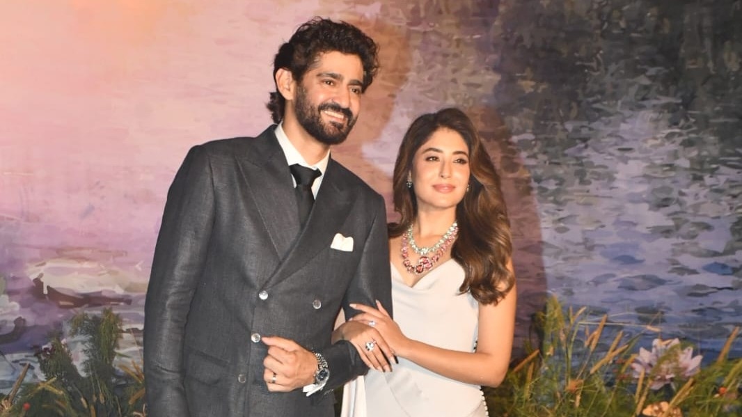 Gaurav Kapur dances for wife Kritika Kamra