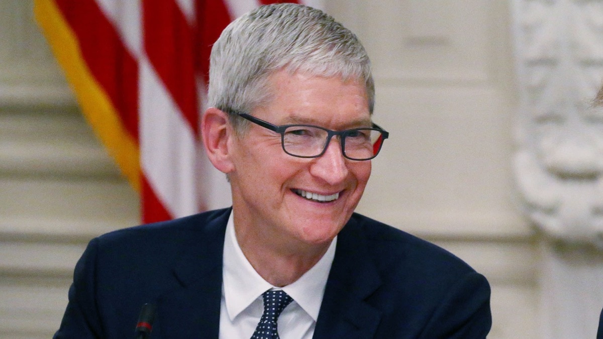 Tim Cook and Donald Trump