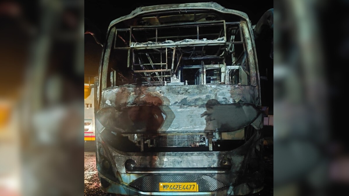 बस में कुल 16 यात्री सवार थे. (Photo: ITGD)