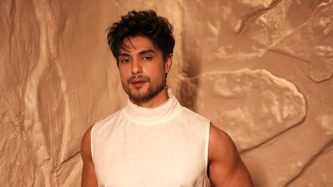 संभाल के पैसे खर्च कर रहे अंकित (PHOTO: Instagram @6_ankitgupta)