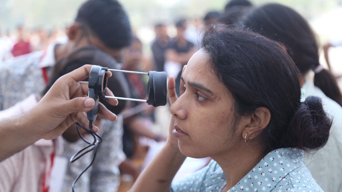 उत्तर प्रदेश पुलिस में सब-इंस्पेक्टर (दरोगा) भर्ती परीक्षा शनिवार से शुरू हो गई है. (Photo :PTI)