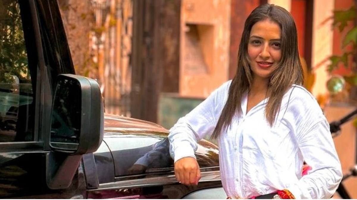 Chandrika Dixit aka Vada Pav Girl