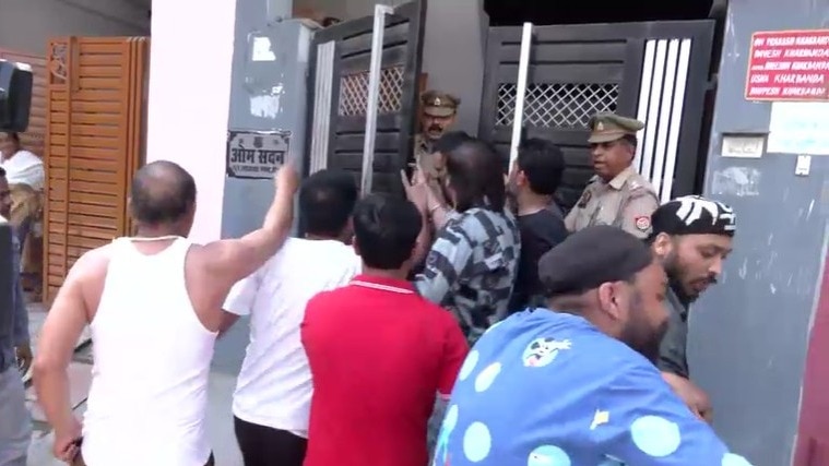 बच्चे की हत्या के बाद बवाल (Photo: Screengrab)