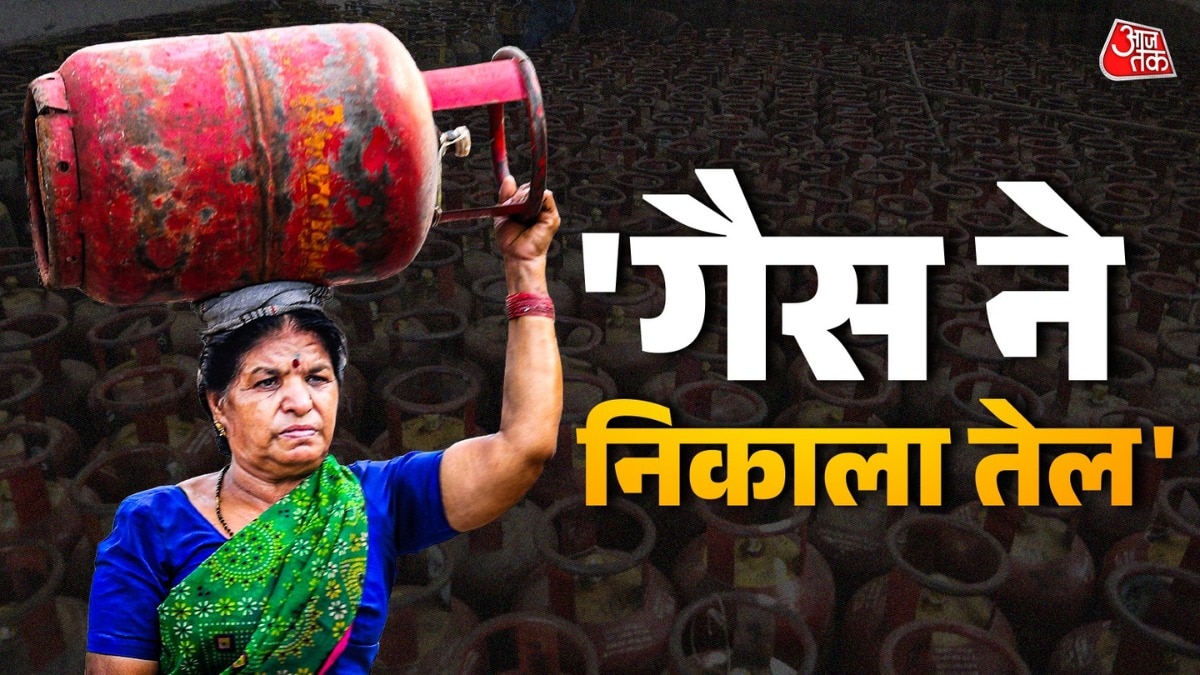 डिलीवरी के इंतजार के बजाय लोग खुद गैस सिलेंडर लेने एजेंसी या गोदाम पहुंच रहे (फोटो- ITG)