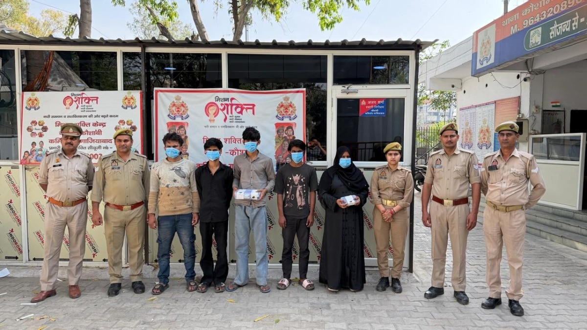 महिला समेत छह गिरफ्तार (Photo: Screengrab)