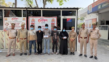 महिला समेत छह गिरफ्तार (Photo: Screengrab) महिला समेत छह गिरफ्तार (Photo: Screengrab)