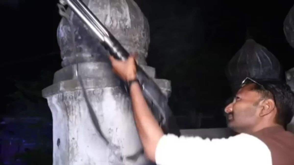 हर्ष फायरिंग का वीडियो वायरल. (Photo: Screengrab)