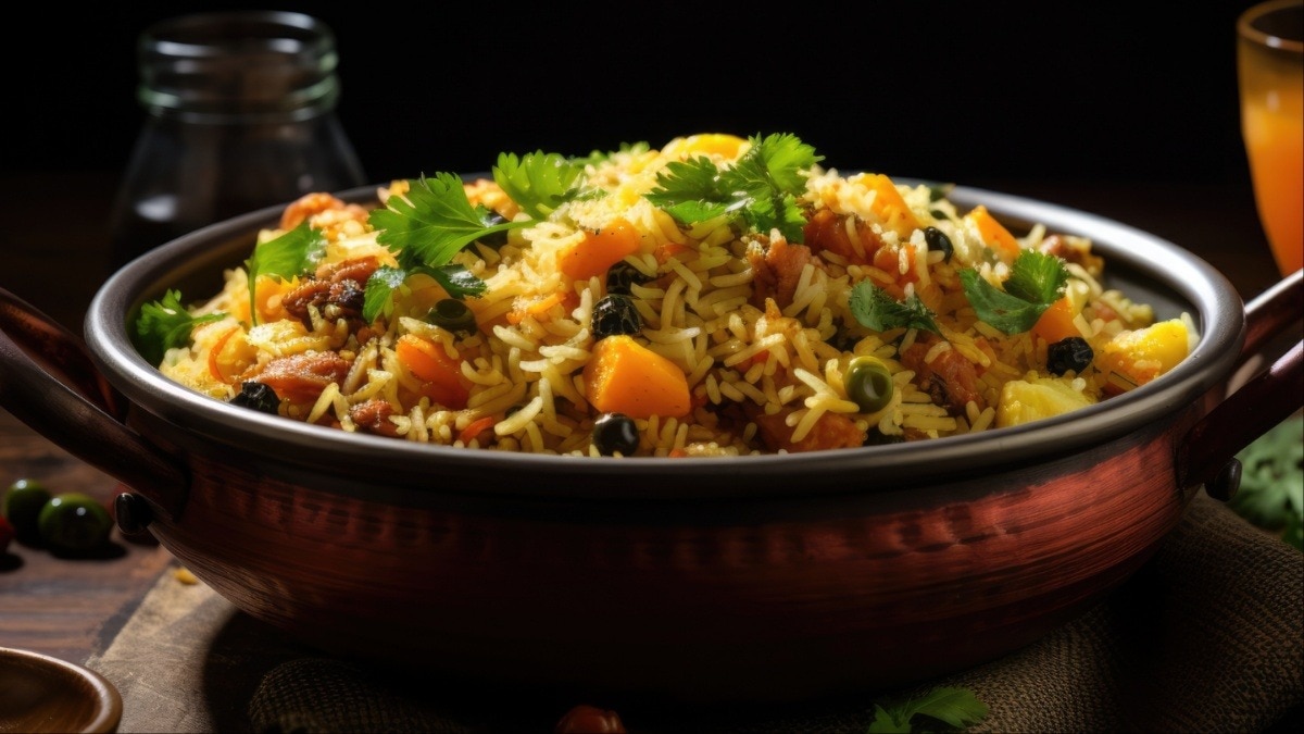 लंच में कुछ खास खाने का है मन? ट्राई करें टेस्टी वेज बिरयानी, मिनटों में होगा तैयार (Photo- Adobe stock)