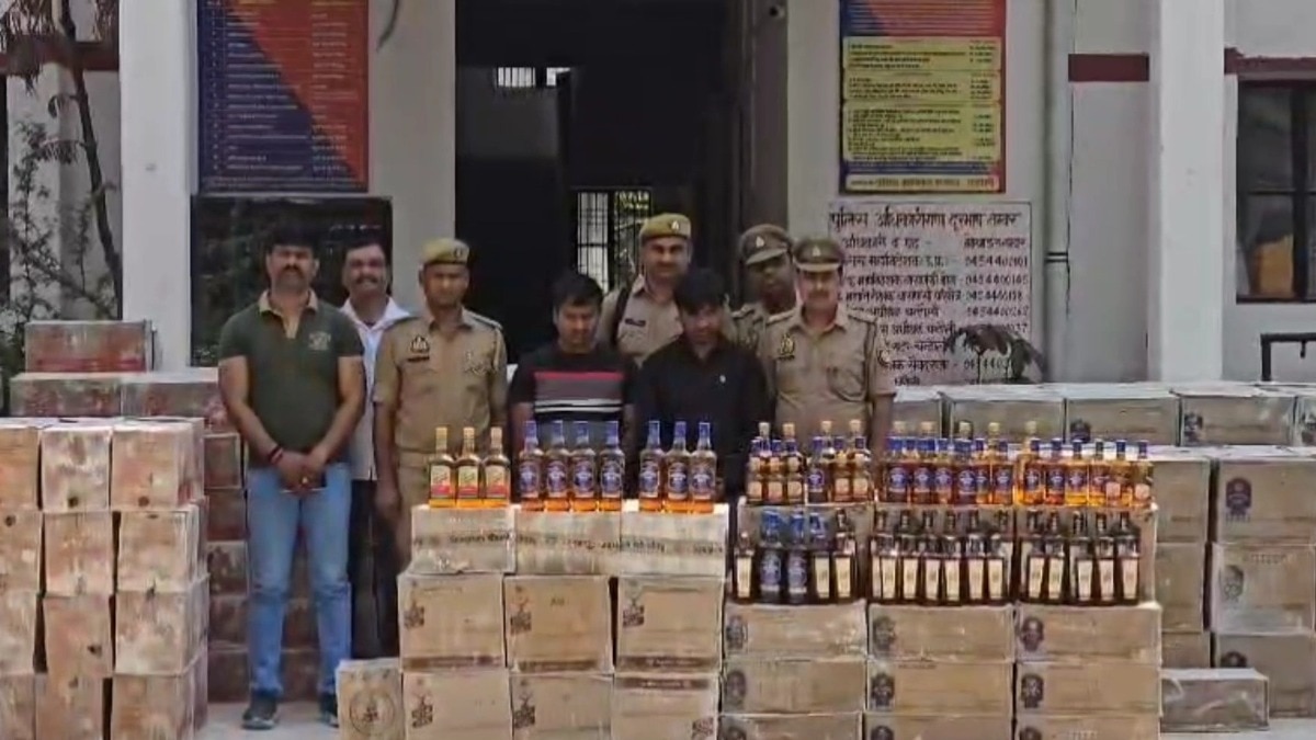 ट्रक चालक और शराब तस्कर गिरफ्तार किया गया है. Photo ITG