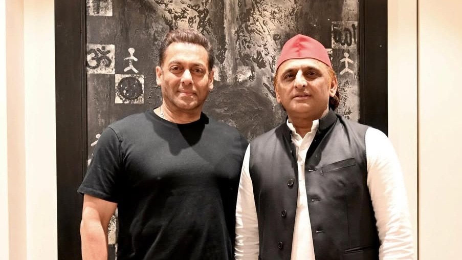 Akhilesh Yadav meets Salman Khan