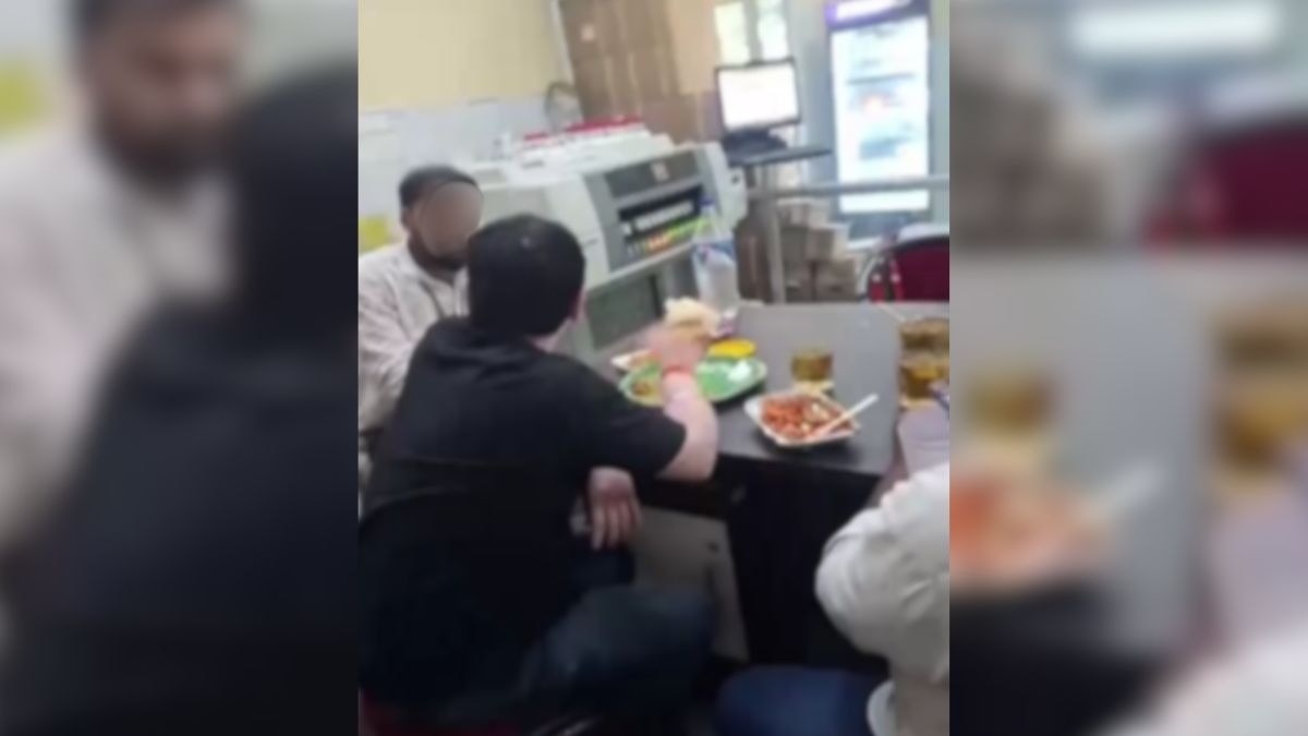 पैथेलॉजी के अंदर पैग लड़ाते दिखे कर्मचारी (Photo: itg)