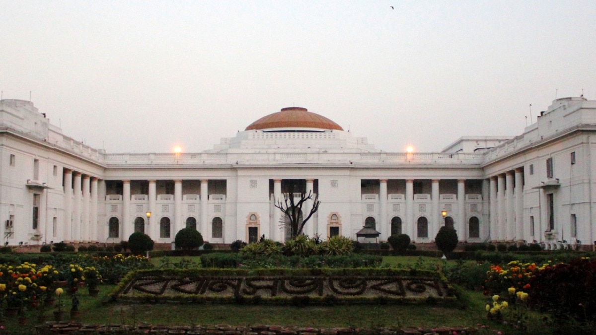  एडीआर की रिपोर्ट के मुताबिक बंगाल के लगभग 50% विधायकों पर आपराधिक मामले चल रहे हैं और 50% से अधिक करोड़पति हैं. (Photo: ITG)